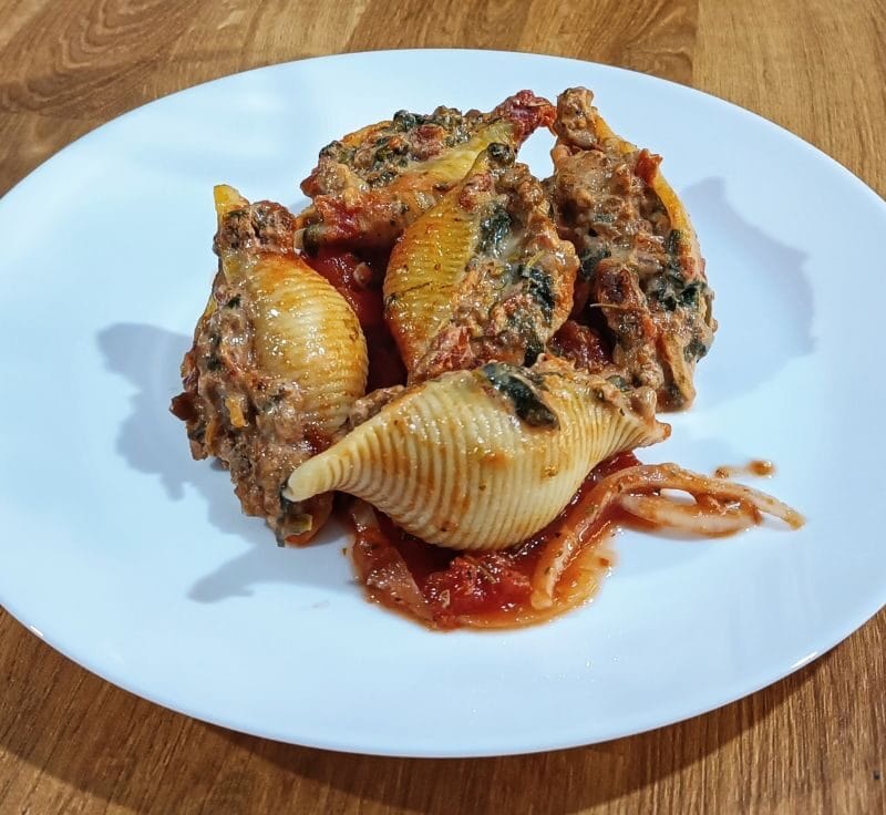 conchiglioni nadziewane mięsem mielonym