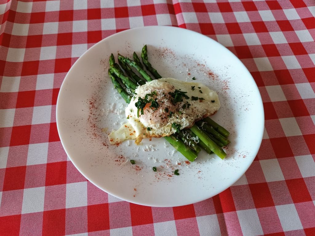 asparagi alla milanese