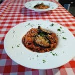 tagliatelle z kurczakiem i bakłażanem