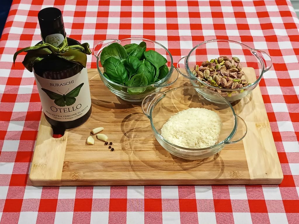 składniki na pesto pistacjowe