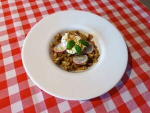 strozzapreti z pesto bazyliowym i ricottą