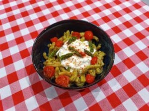 strozzapreti ze szparagami i pesto bazyliowym