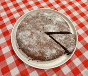 upieczone ciasto torta tenerina