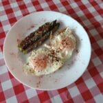 szparagi z szynką parmeńską