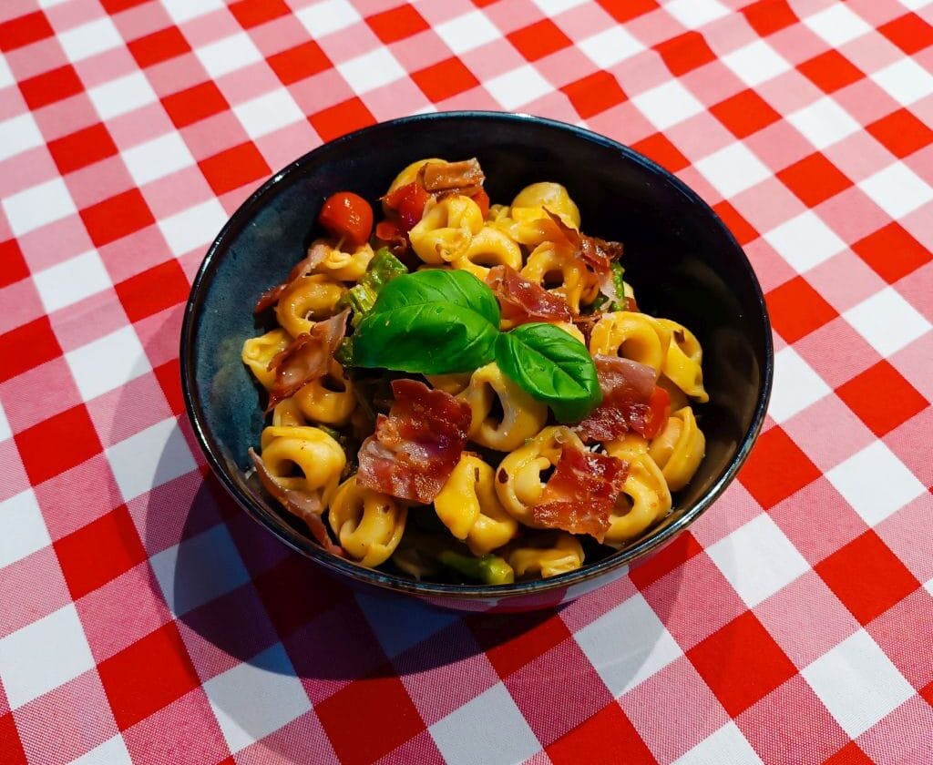 tortellini ze szparagami