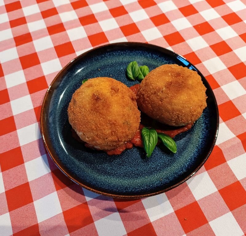 arancini z mozzarellą