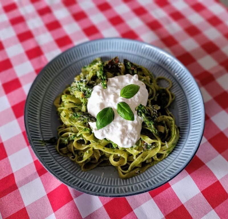 tagliatelle ze szparagami