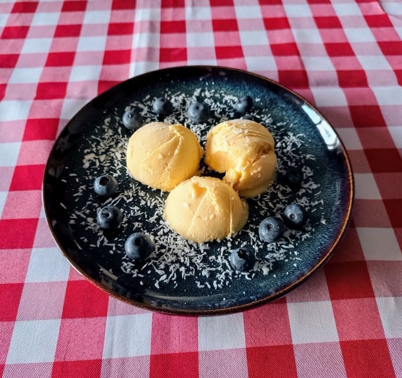 lody kokosowe z mango