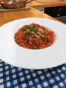 podanie risotto z burakiem